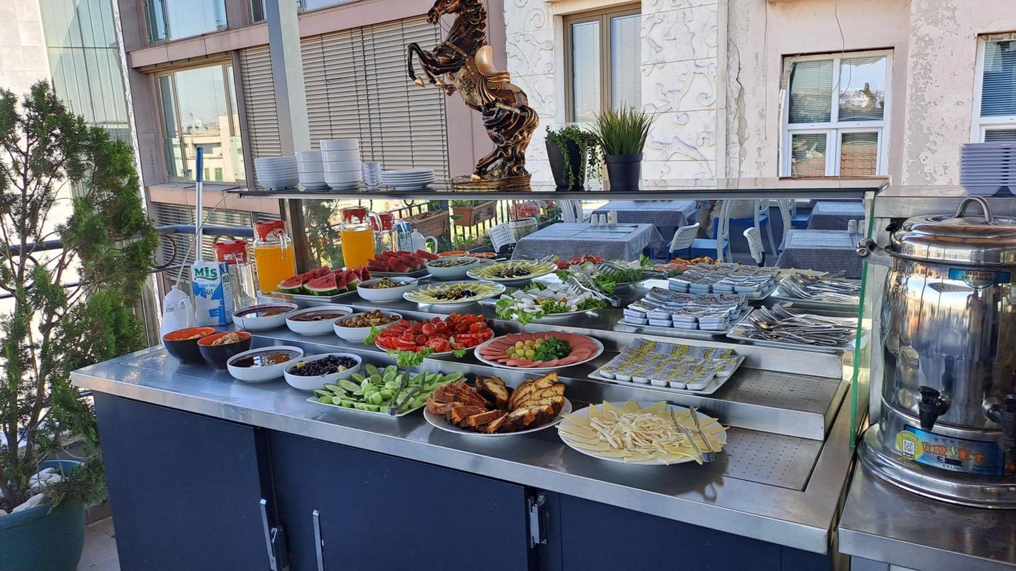 Taksim Terrace Hotel Истанбул Екстериор снимка