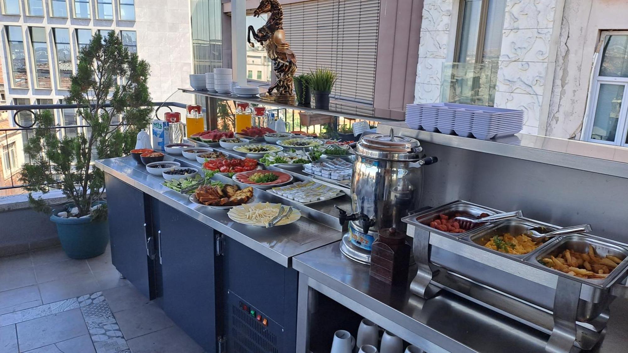 Taksim Terrace Hotel Истанбул Екстериор снимка