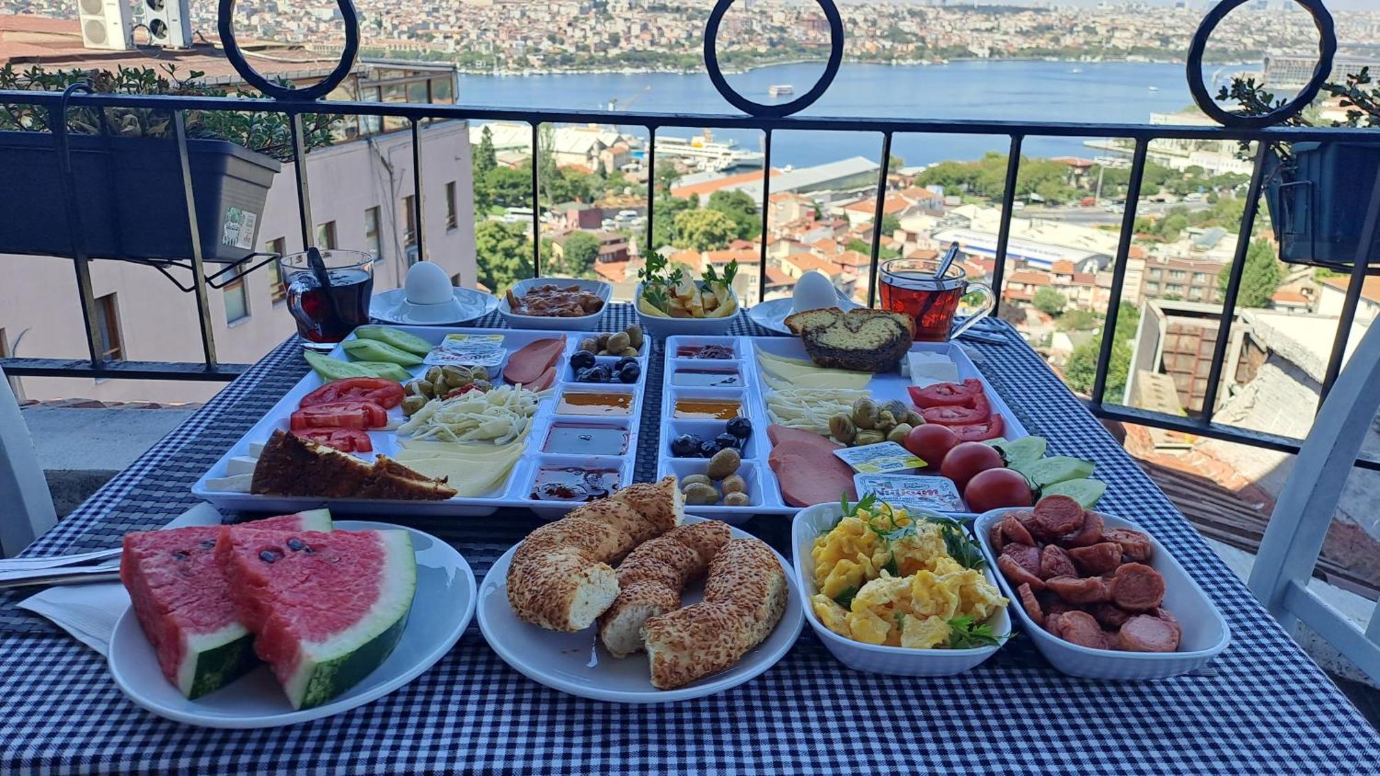 Taksim Terrace Hotel Истанбул Екстериор снимка