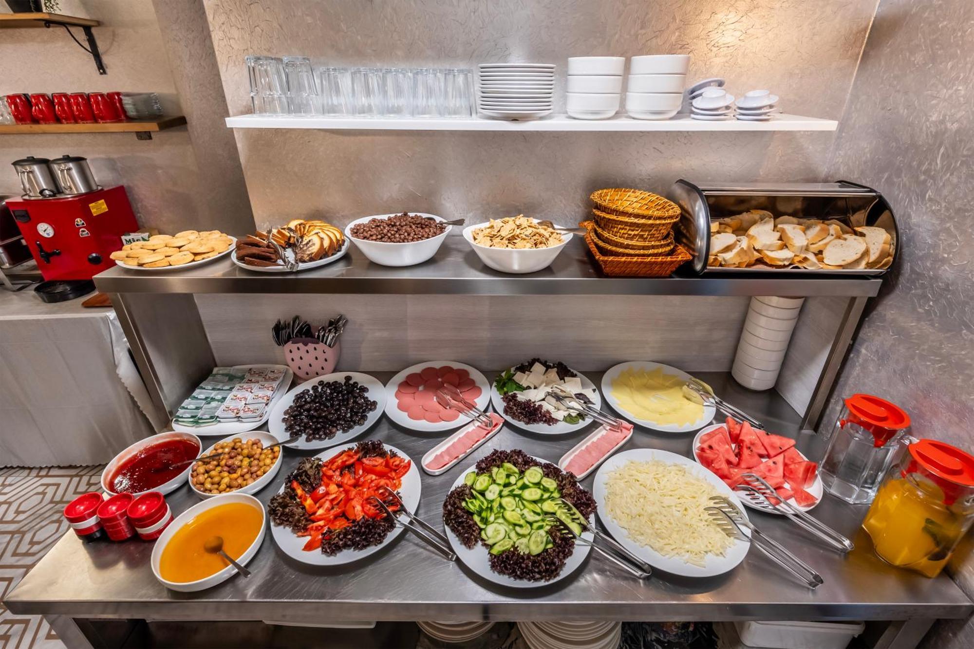 Taksim Terrace Hotel Истанбул Екстериор снимка