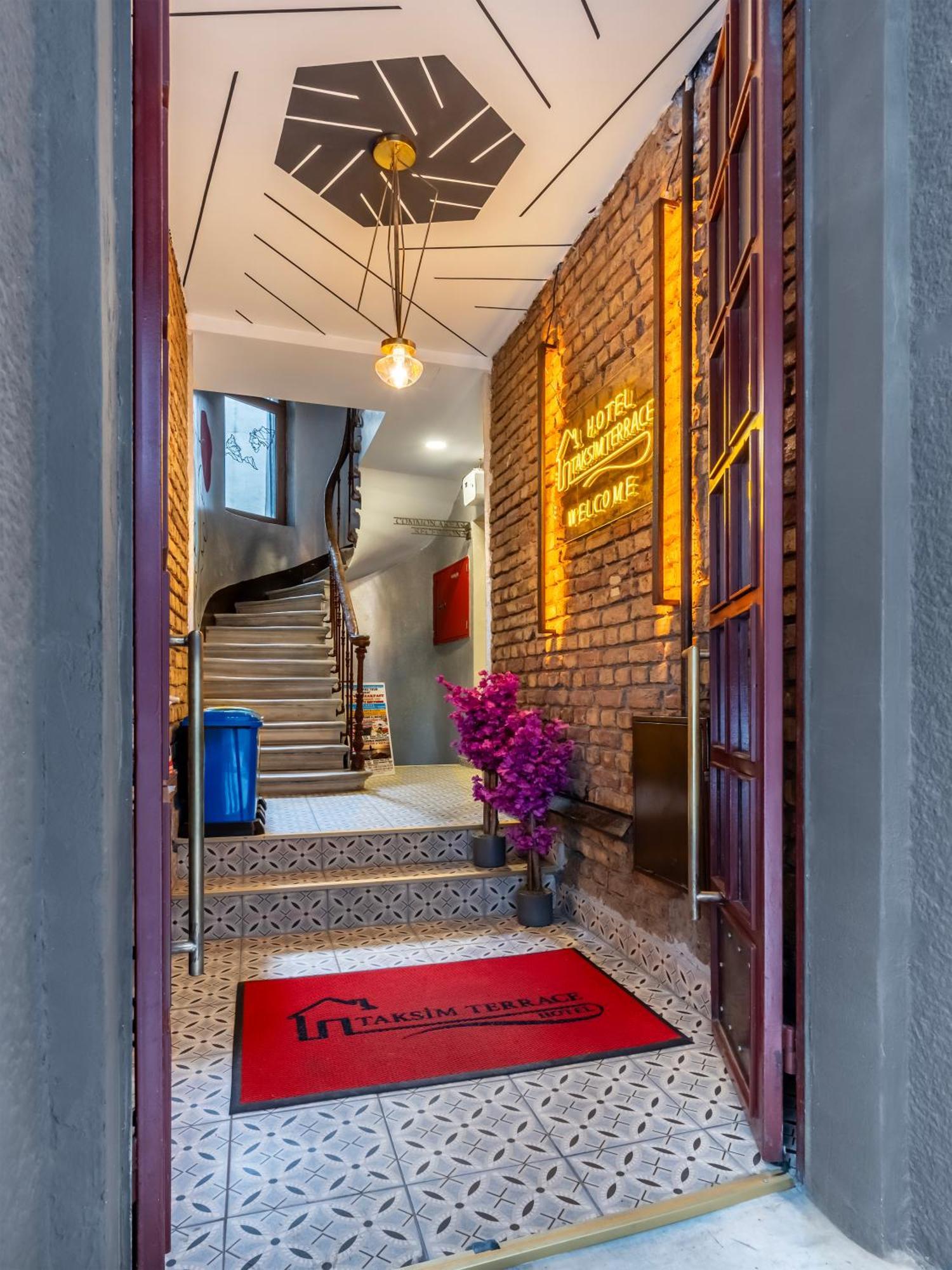 Taksim Terrace Hotel Истанбул Екстериор снимка